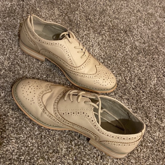 Women’s wingtip shoes - Picture 2 of 6